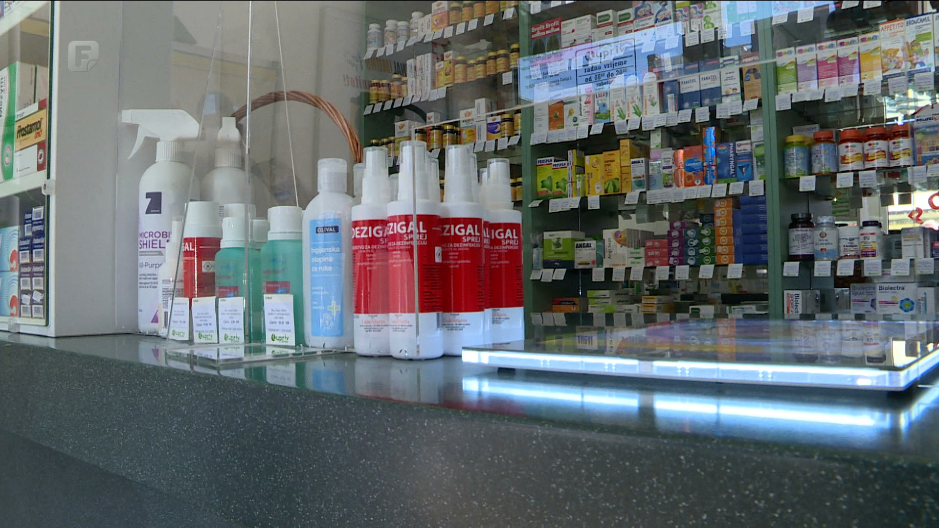 Farmaceuti i trgovci u kontaktu su sa stotinama ljudi dnevno